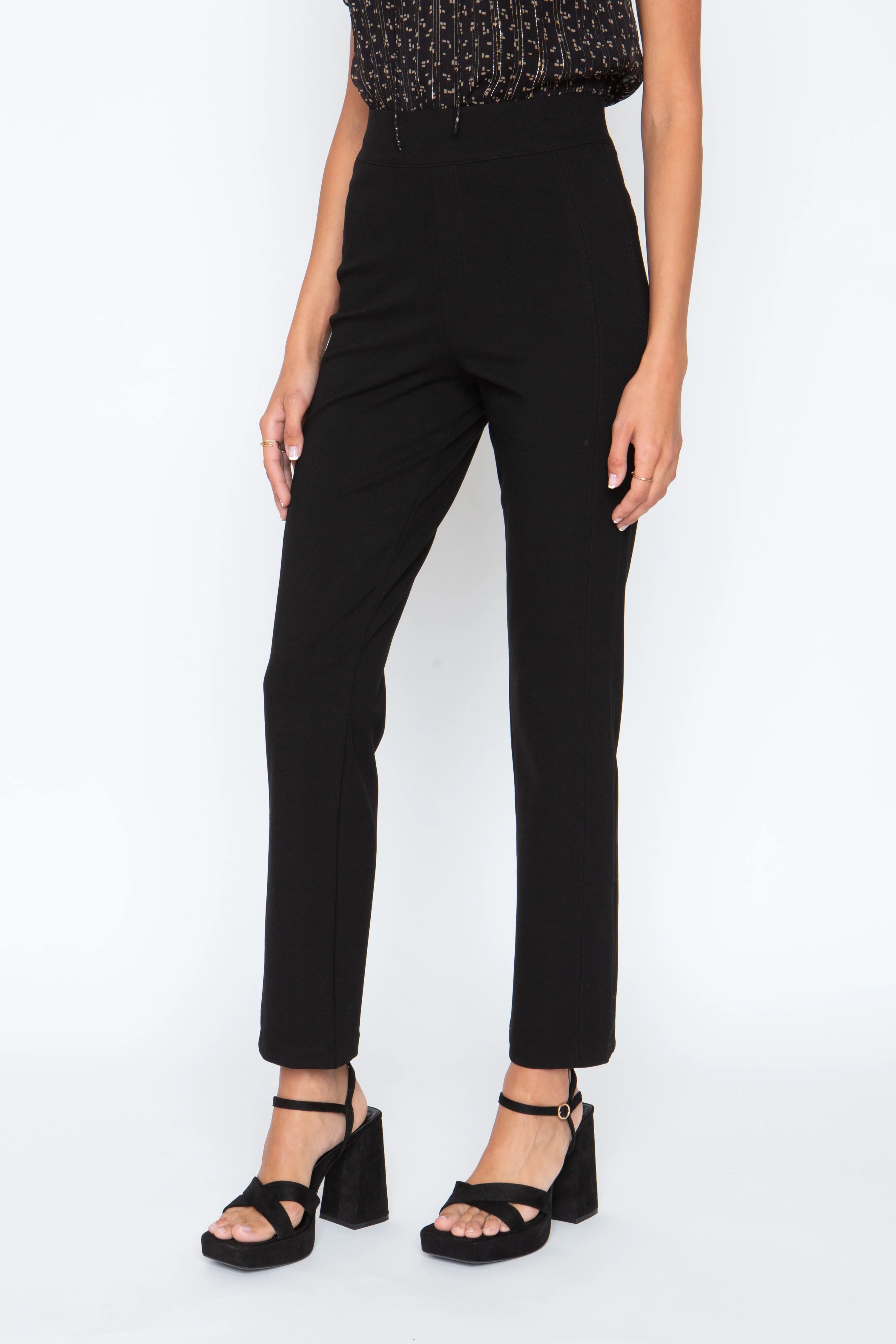 Santi Pant in Black