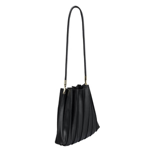 Carrie Medium Shoulder Bag in Black